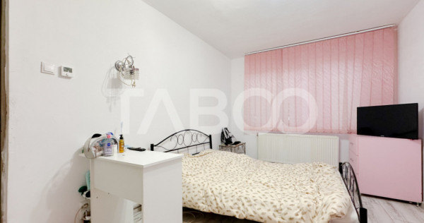 De vanzare apartament cu 3 camere si boxa la subsol cartier