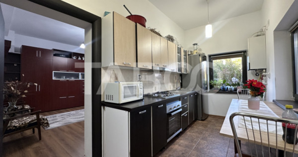 De vanzare apartament cu 2 camere decomandate la vila in Gri