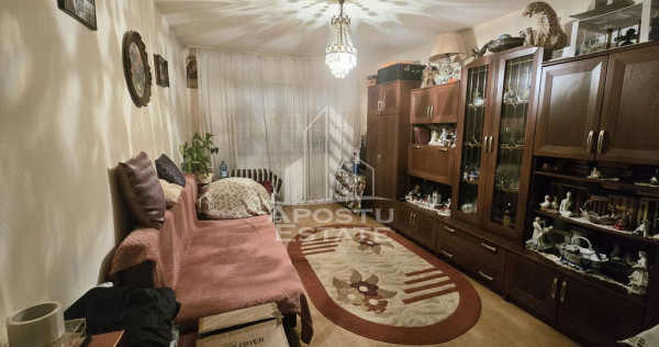Apartament cu 2 camere, decomandat, centrala proprie, zon...