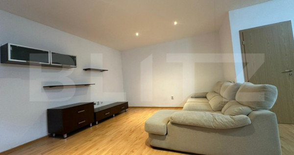 Apartament de v&acirc;nzare cu scară interioară, decomandat 83,