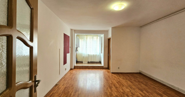 Garsoniera Etaj 1 - 500 M Lacul Noua