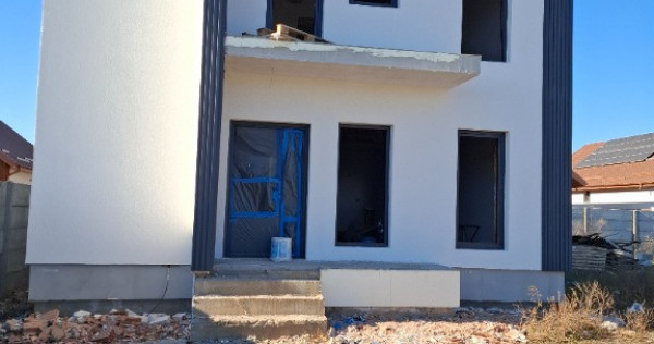 Pantelimon ilfov,p+1,5camere,3bai,285mp,asfalt apoape,comision 0%