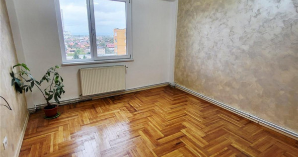 Apartament 3 camere,decomandat,renovat, suprafata generoasa,