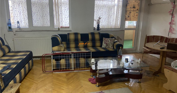 Apartament 4 camere , zona cetrala - Teatru Focsani ,123 mp