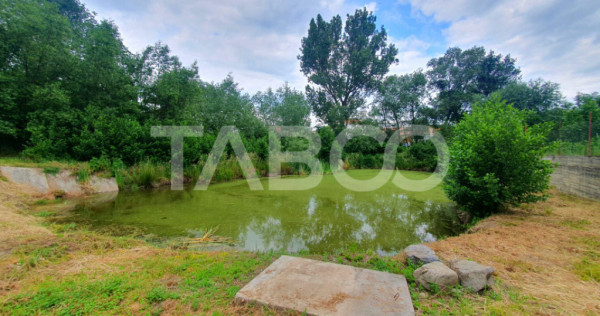 Teren intravilan 1500 mp - parcelabil - utilitati - Front 30