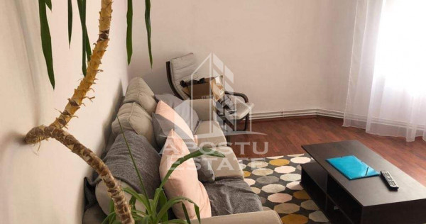 Apartament cu 3 camere, decomandat, centrala proprie, zon...