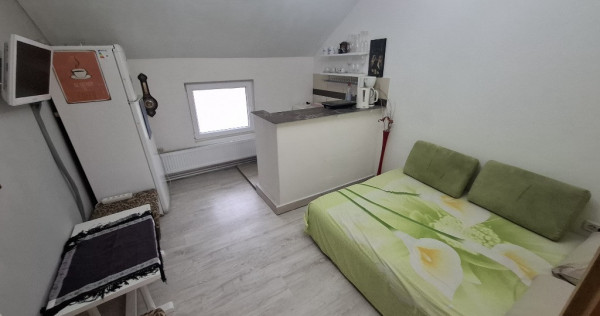 Inchiriez apartament 2 camere zona Parneava