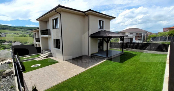 Casa moderna la intrare in Chinteni – priveliste superba s