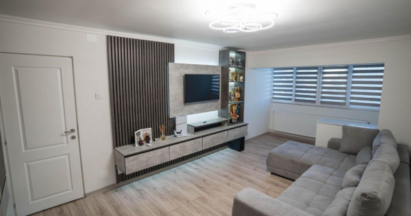 Apartament 2 camere, decomandat,etaj 3, zona centrala