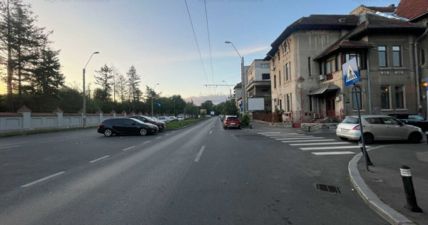 Garsoniera vis-a-vis de Palatul Cotroceni