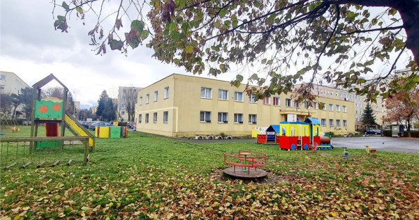 Cartierul Florilor, imobil renovabil, etaj intermediar, zona