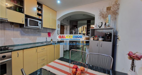 Apartament 3 camere decomandat metrou Dristor