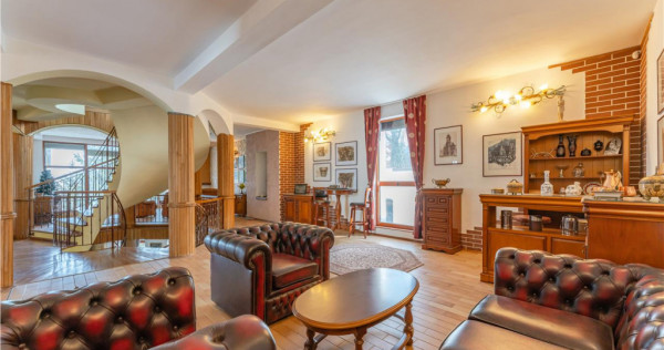 FILM! Castelariu: spectacol panoramic, locatie prestigioasa,