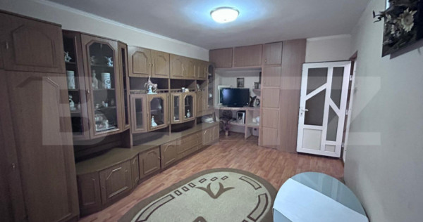 Apartament de vanzare, cu 4 camere, Agriculturii