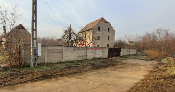 Teren construibil cu fosta moara si utilitati Apoldu de Jos