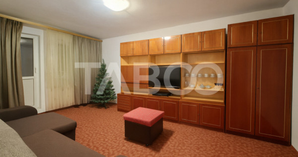 Apartament etaj 1 de vanzare 3 camere 2 bai balcon pivnita C