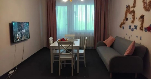 Centru-Colonadele 2 camere semidecomandate.