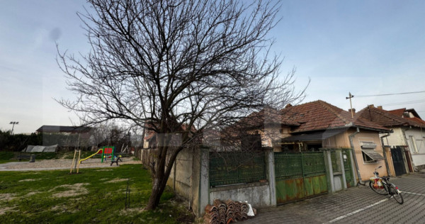 Casă de vânzare, 105.50 mp, teren 483 mp, zona Centru