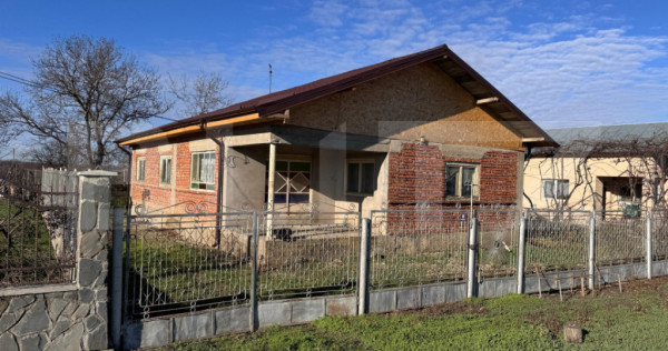 Casă spațioasă, 120 mp, acces direct DN1A