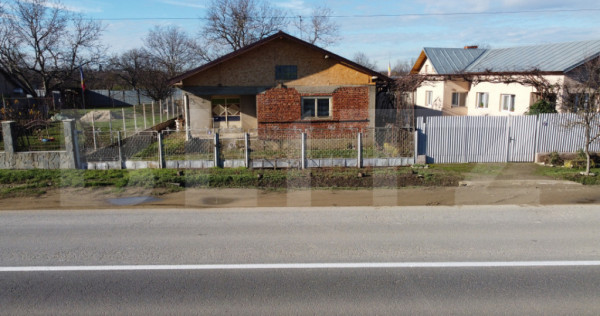 Casă spațioasă (120mp) la DN1A din cărămidă