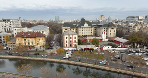 Apartament foarte spatios cu 2 Camere Bdul Libertatii-Parc I