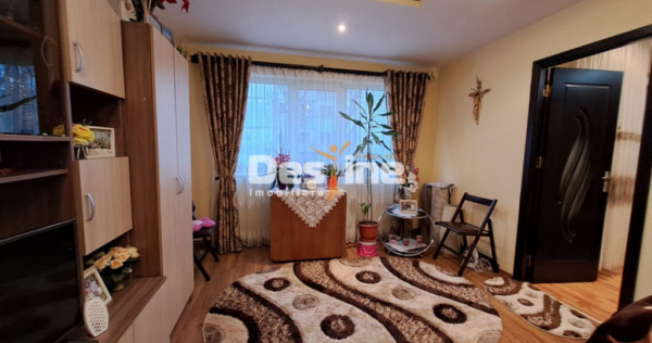 MIRCEA CEL BATRAN, Apartament 2 camere, nedecomandat, 82.900