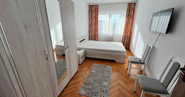 Apartament 3 camere decomandat,renovat,zona Mihai Viteazul