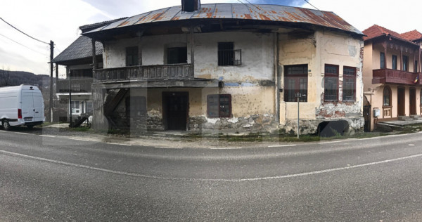 Oportunitate unică l&acirc;ngă Primăria Pietroșița - Monumen