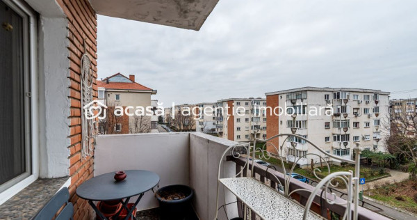 Apartament 3 camere,3 balcoane, l&acirc;ngă Malul Mureșului