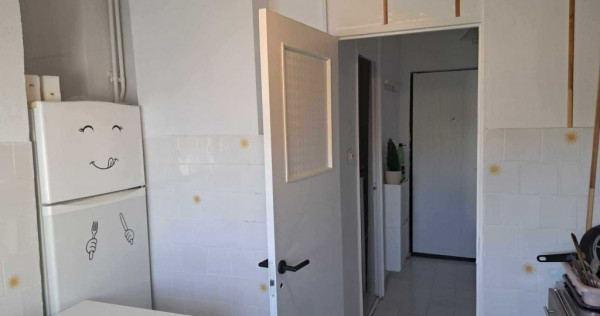 Brancoveanu metrou etaj 5 decomandat