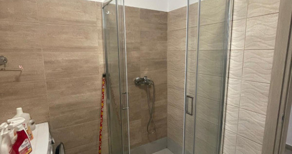 Garsoniera de vanzare\mobilata si utilata complet