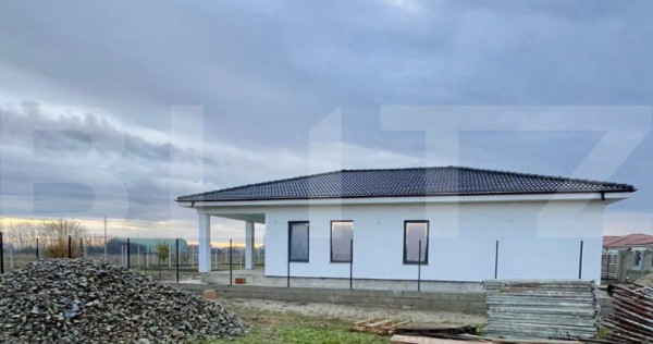 Casă de v&acirc;nzare, 110 mp, teren 590 mp &ndash; Zona Balta Blond