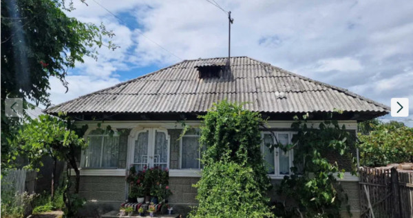 Casa cu teren orasul Roznov judetul Neamt 1550 mp