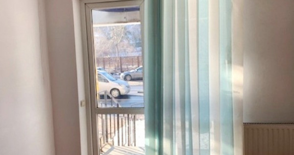 Spatiu comercial multifunctional,trafic pietonal si auto, zona Central