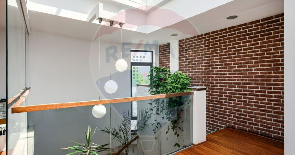 Clădire de birouri Micalaca pe principală, vad si vizib...