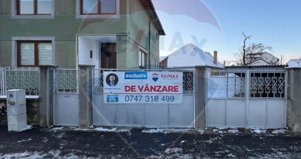 Casă / Vilă cu 3 camere de v&acirc;nzare &icirc;n zona Central