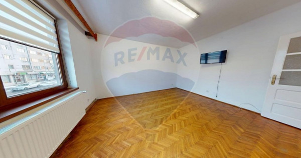 Casă cu 3 camere de v&acirc;nzare Calea Dumbravii