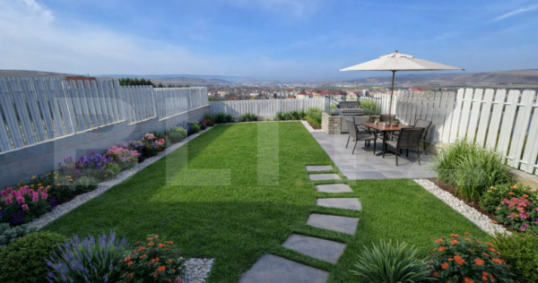 Apartament spatios 68mp, 3 camere, garaj si gradina mare 125