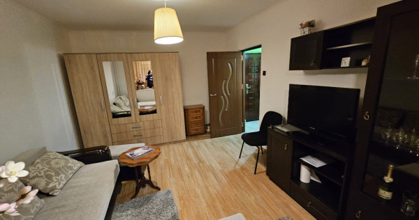 Garsoniera de &icirc;nchiriat mobilata/utilata complet