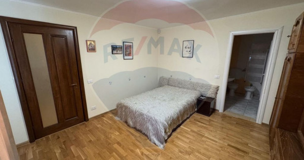 Casă / Vilă cu 6 camere de v&acirc;nzare &icirc;n zona Darmanesti