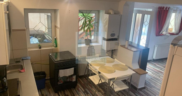 Apartament la casă, cu 3 camere mobilat/ utilat, 2 bai -...
