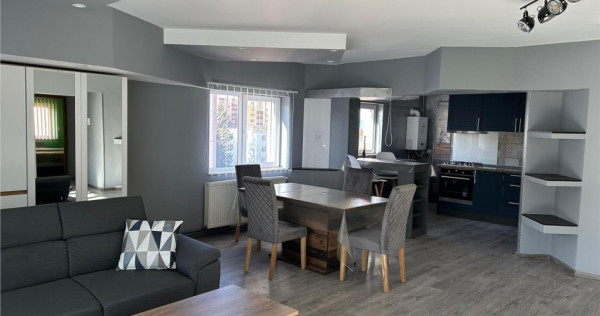 Apartament premium 3 camere, living generos, renovat, Centru