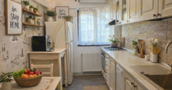 Apartament ultracentral Pitești &ndash; 3 camere decomandat, 82