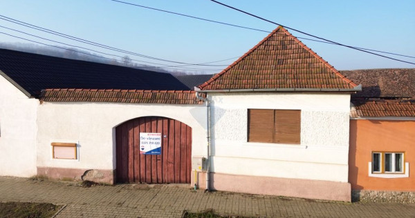 Casă 3 camere si 1400 mp teren in Brateiu - jud. Sibiu