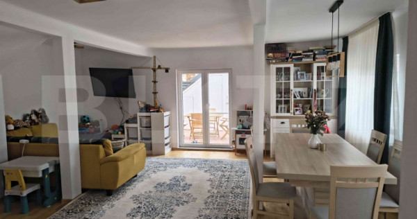 Apartament tip vilă, renovat complet, cu terasă și parcar