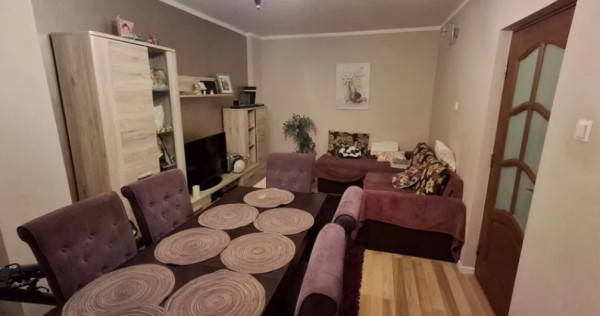 Apartament 3 camere, decomandat - zona Centrul Civic