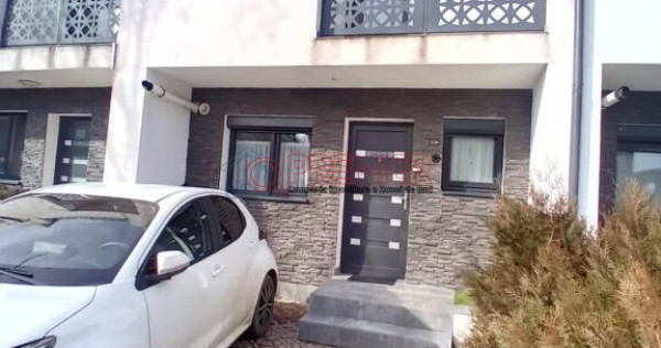 Casă &icirc;nșiruită P+1+M - 4 camere - 2 terase - curte