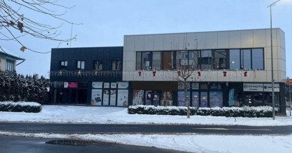 Spațiu comercial spațios, zonă cu vad comercial.