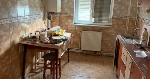 Apartament 3 camere confort 1 Viziru ,Liber.