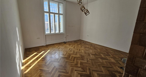 Studio Livada Postei ULTRACENTRAL Brasov cu parcare, beci s